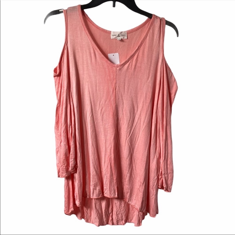 SUPER CUTE Thyme & Honey peach cold shoulder top
